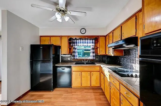 1020 W Market St — Photo 22