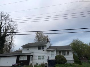 4 Hillview Dr, Neptune, NJ
