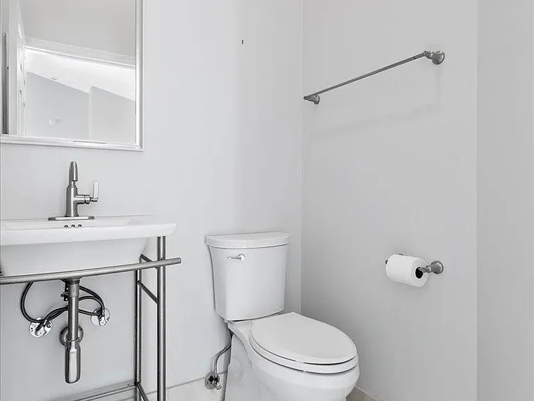 15575 Woodmar Ct — Photo 17