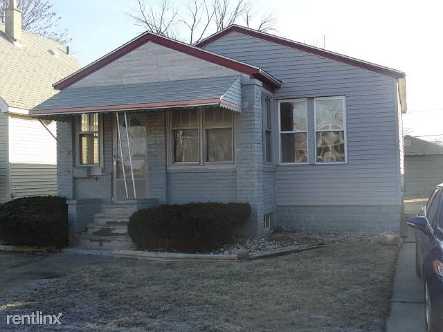 6018 Evergreen Ave photo 1
