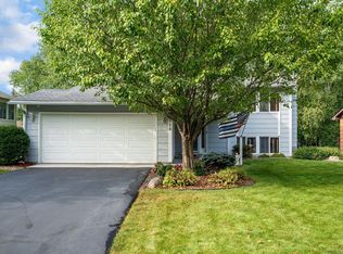 6586 21st St N, Oakdale, MN 55128