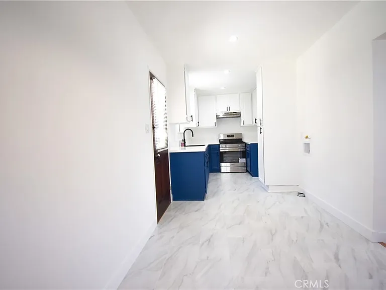 1570 N Verdugo Rd #B — Photo 4
