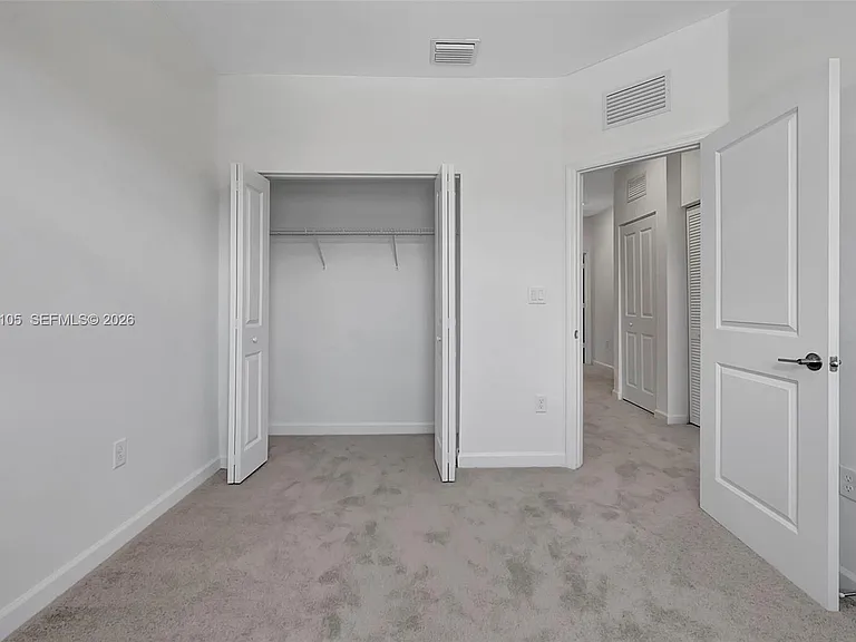 1867 SE 26th Ter — Photo 5