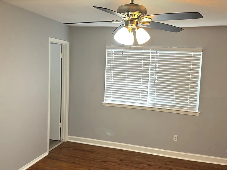 7925 Grove Ridge Dr — Photo 22