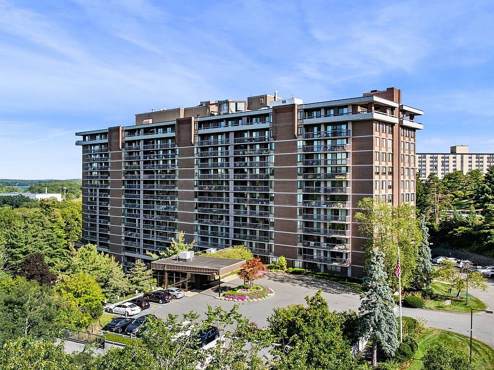 1st image of 40 Village Rd #1611