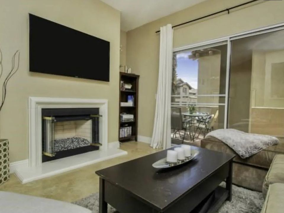 Gas fireplace