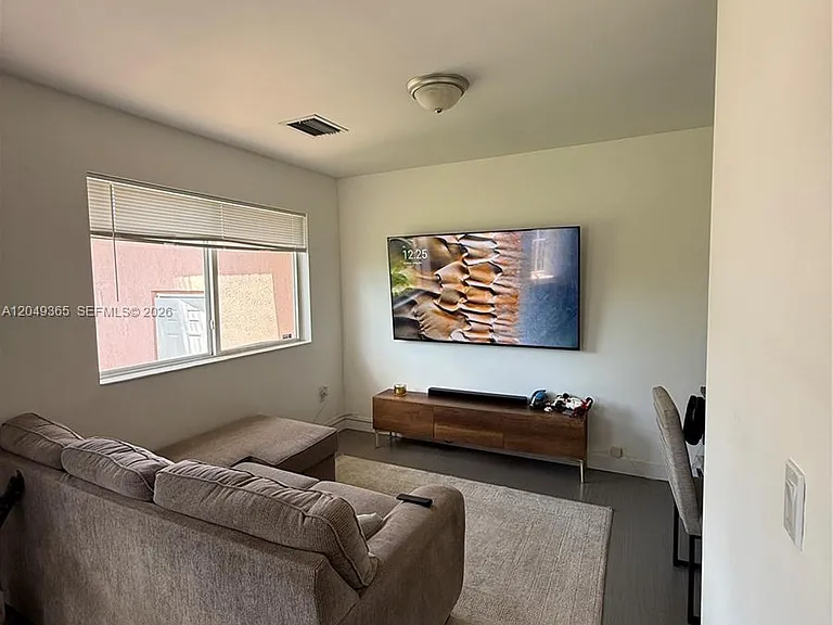 545 NW 121st St — Photo 7