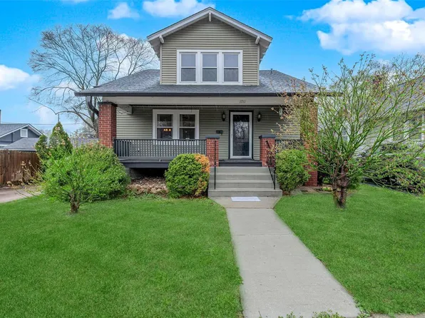 1711 W Adams St, Saint Charles, MO 63301