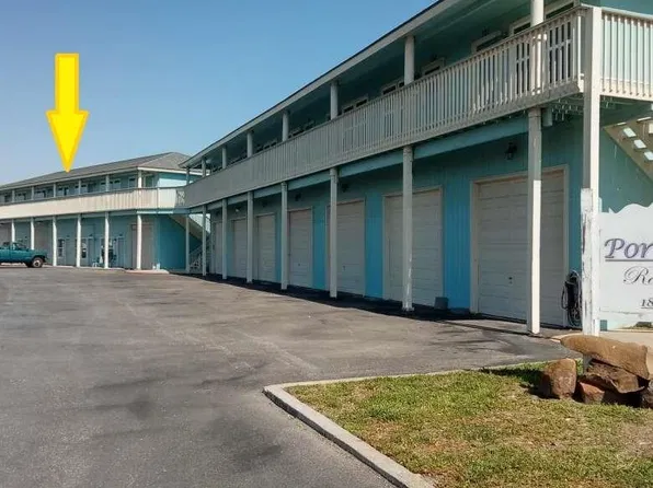 1809 Hillcrest Dr #203, Rockport, TX 78382