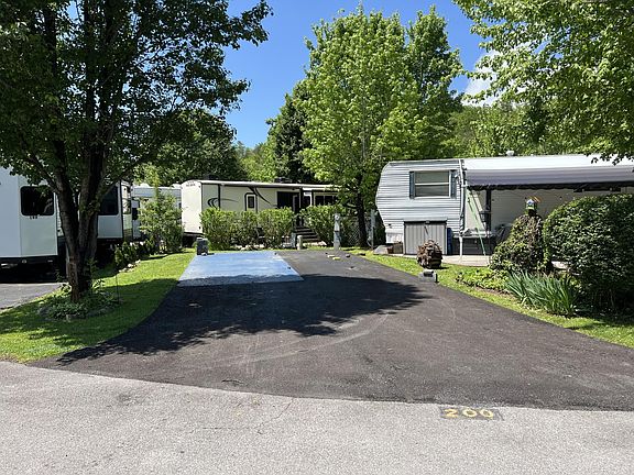 2nd image of 4229 E Pkwy #200-lot 200