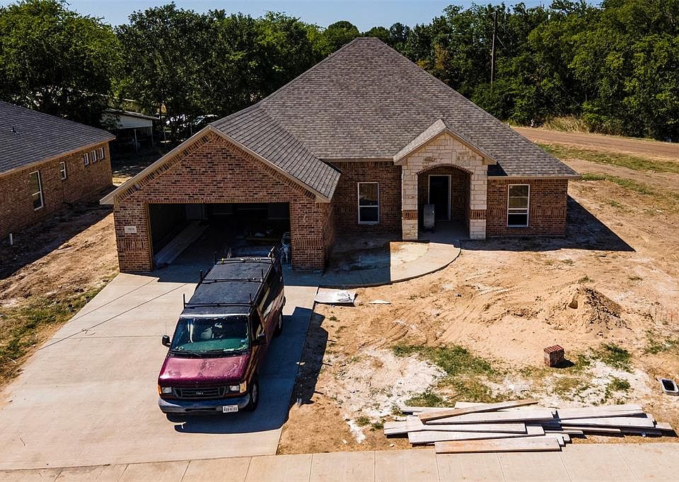 1st image of 909 Stone Meadow Dr