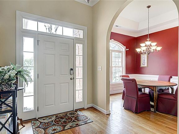 2nd image of 5731 Bromley Dr