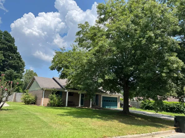 504 Hay Dr SW, Decatur, AL 35603