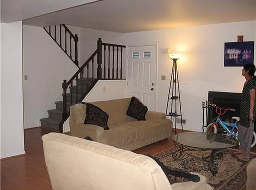 35 Almond Dr — Photo 1