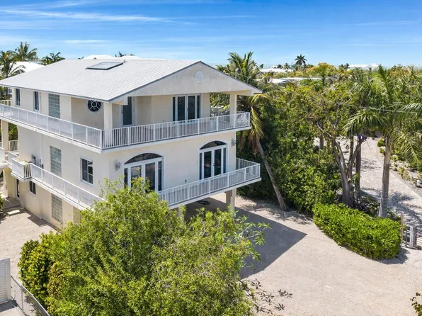 247 Apache St, Plantation Key, FL 33036