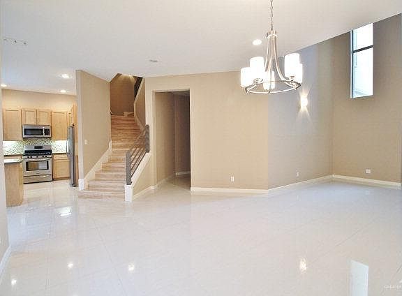 5th image of 217 Ulex Ave