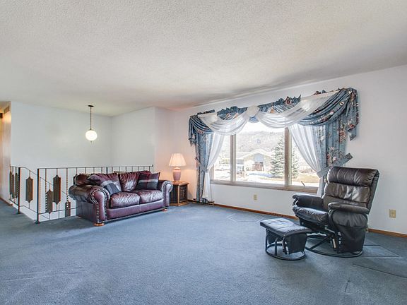 4th image of 2838 Richard Dr N