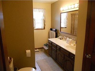 5th image of 576 Donovan Dr