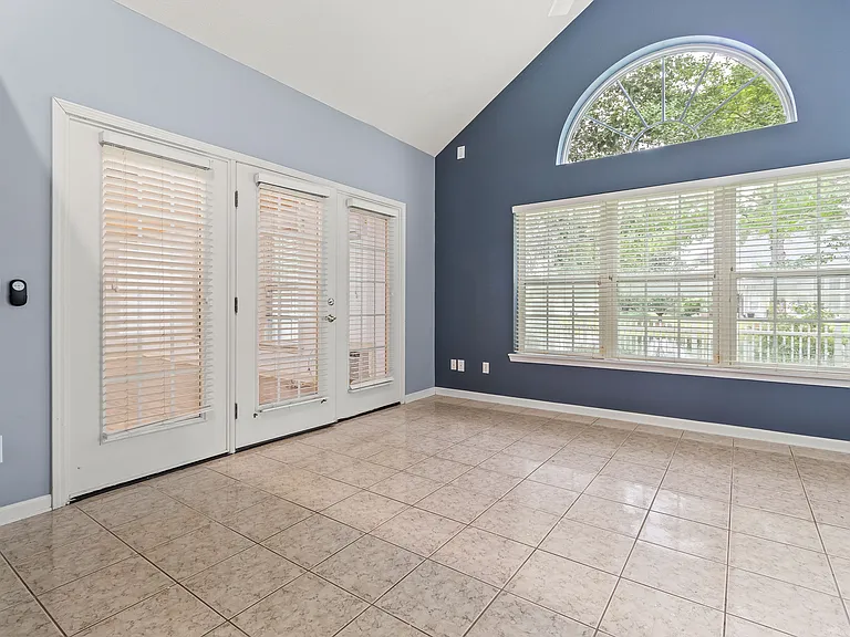 620 Woodbine Ct — Photo 6