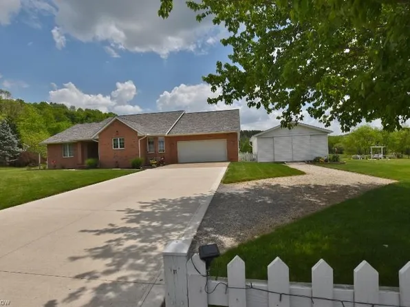 4344 Sherrod Valley Dr SW, Sherrodsville, OH 44675