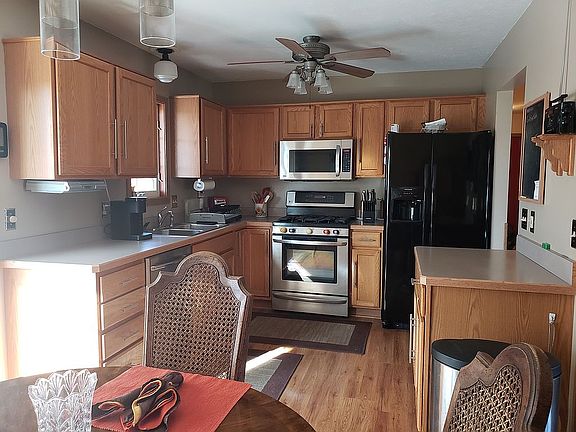 3rd image of 70 Howard Ave