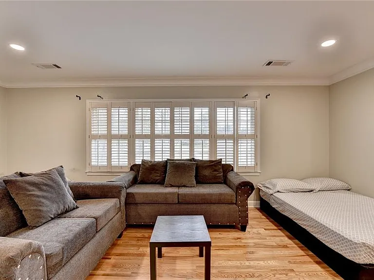 8 Highland Ln — Photo 10
