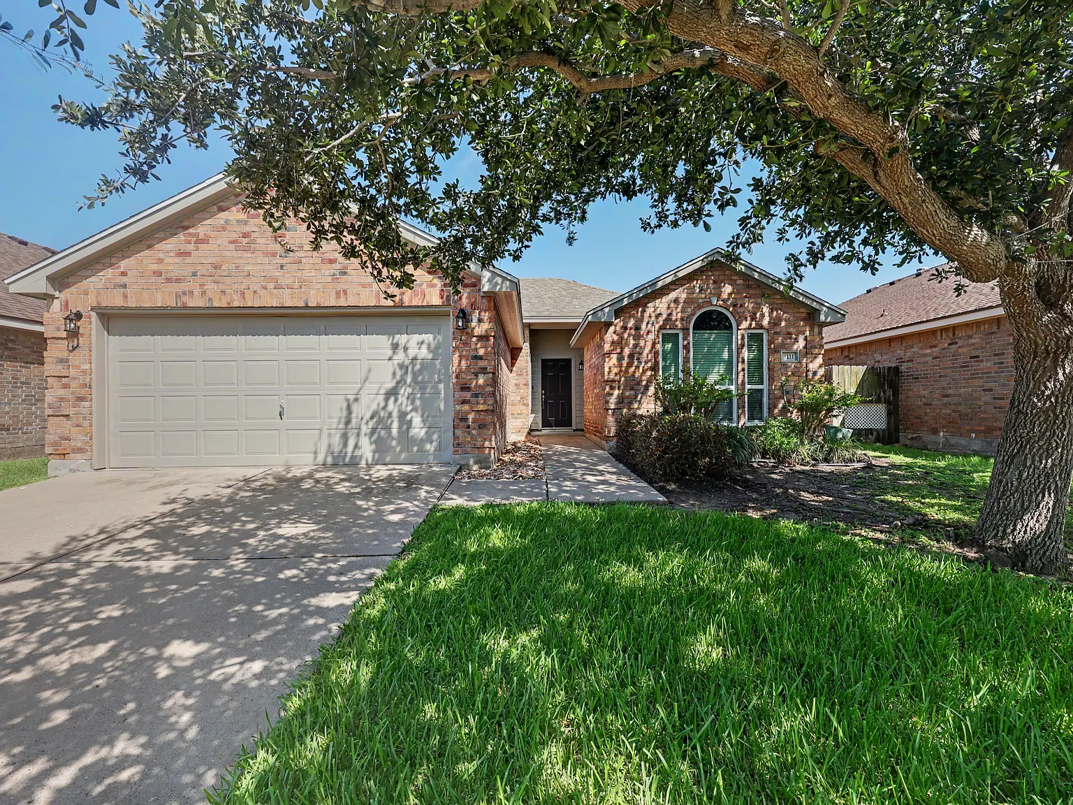 3 bed, 1623 sqft, $2,150 — Photo 1