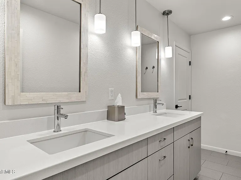 2601 E Sahuaro Dr — Photo 17