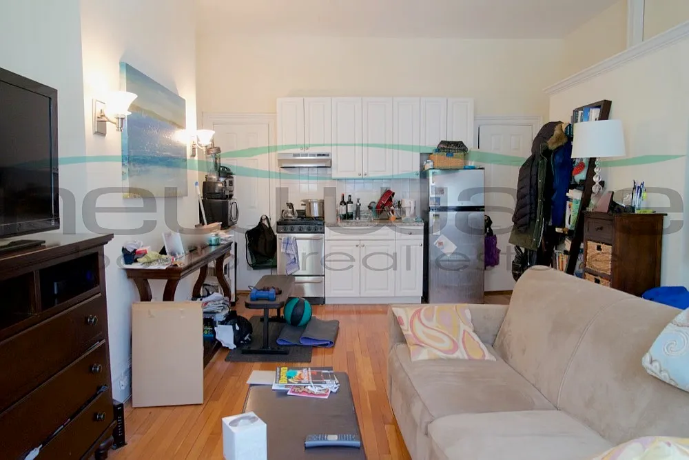 1 bed, 550 sqft, $2,800 — Photo 3