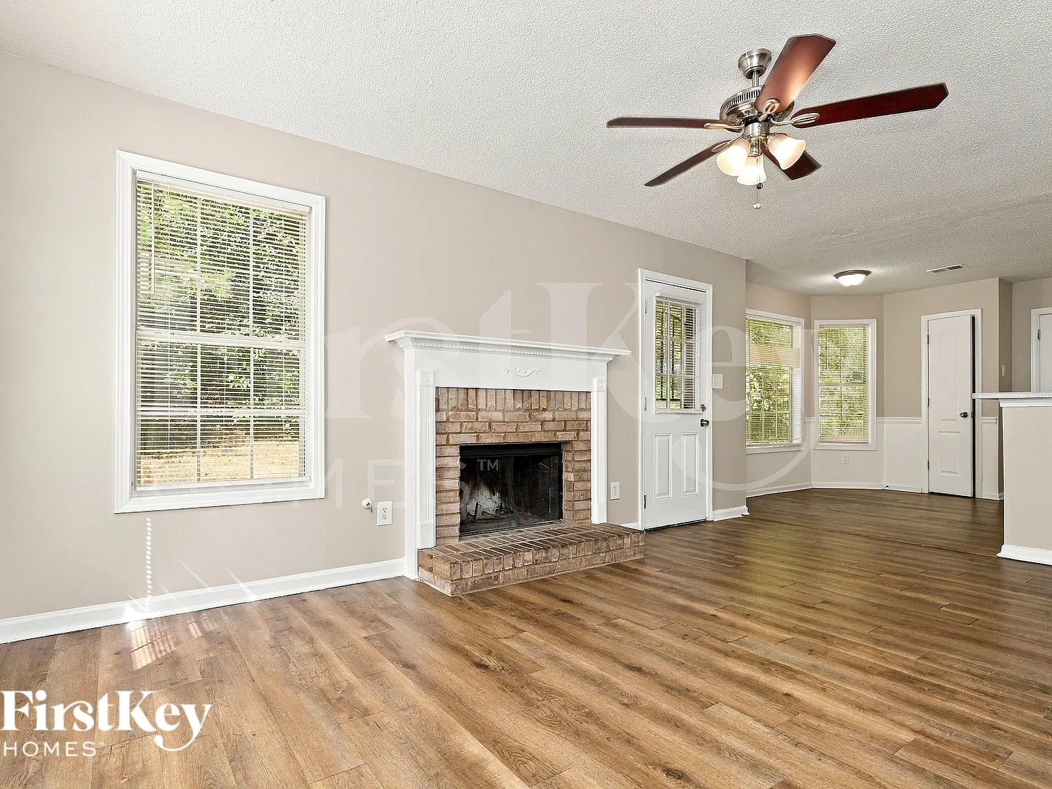 3 bed, 2.0 bath, 2144 sqft, $2,255 — Photo 2