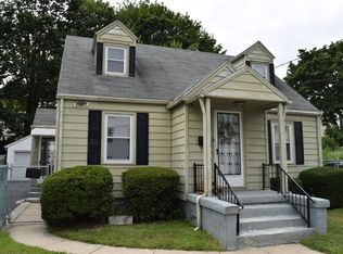 56 Summer St, New London, CT 06320