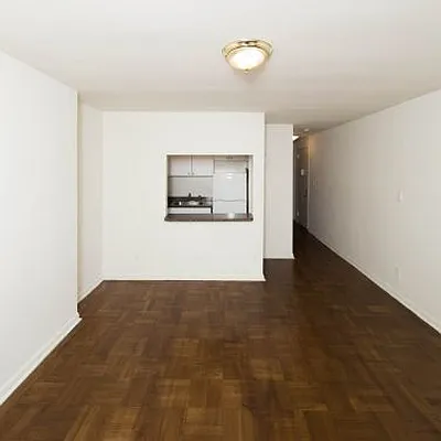 Rented by Icon Realty Management | media 8