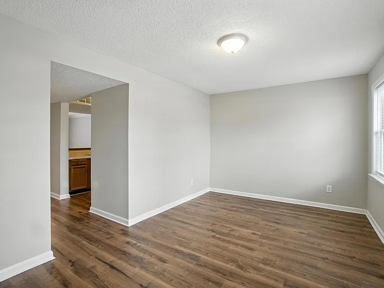 3 Lincoln St — Photo 8