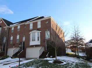 521 E Vanderbilt Dr, Mars, PA 16046