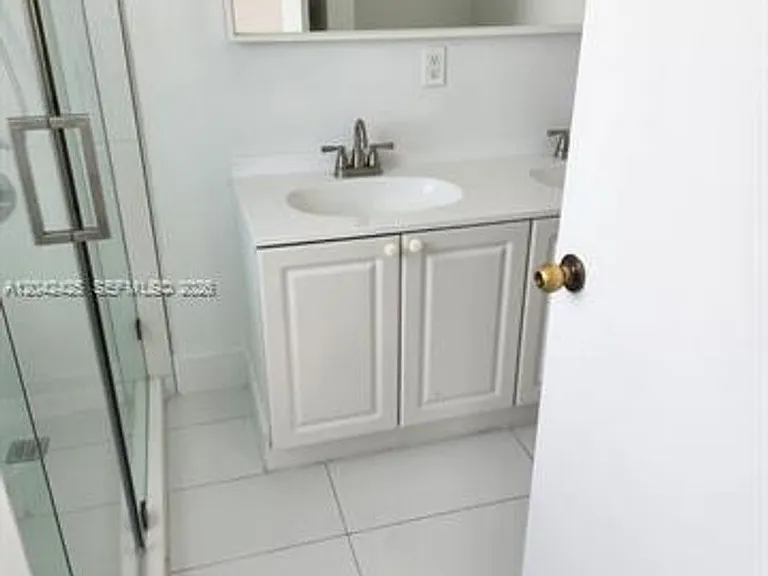 5245 NW 112th Ave #Townhouse 8 — Photo 28