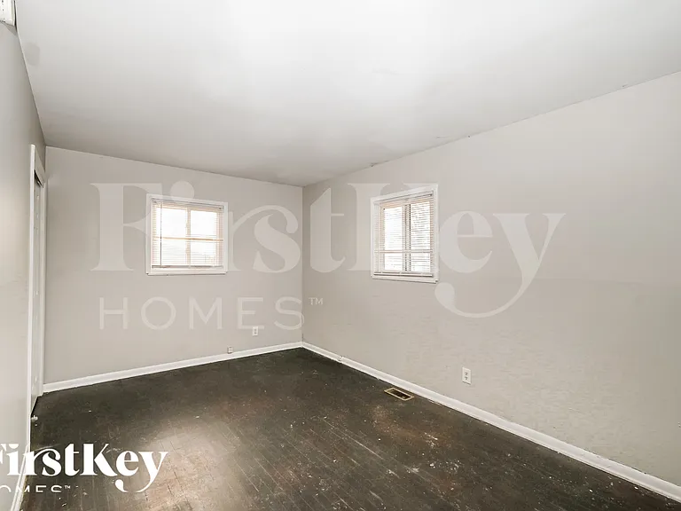 2531 Boulevard Pl — Photo 9