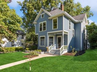 1123 E College St, Iowa City, IA 52240