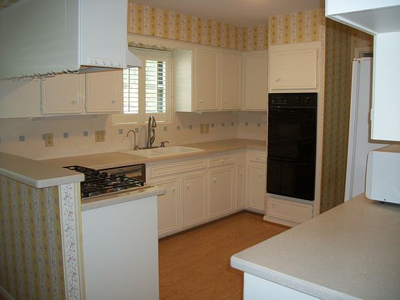 5th image of 15905 Congo Ln