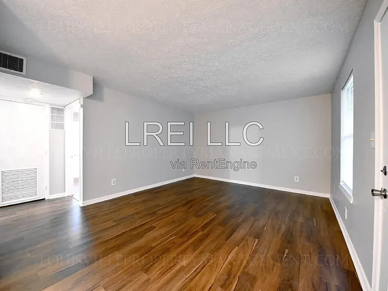 160 W Blue Lick Rd #4 — Photo 4