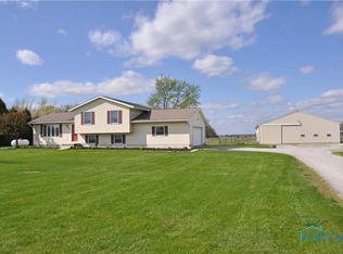450 E McGormley Rd, Fremont, OH 43420