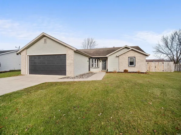 13411 Hoosier St, Grabill, IN 46741