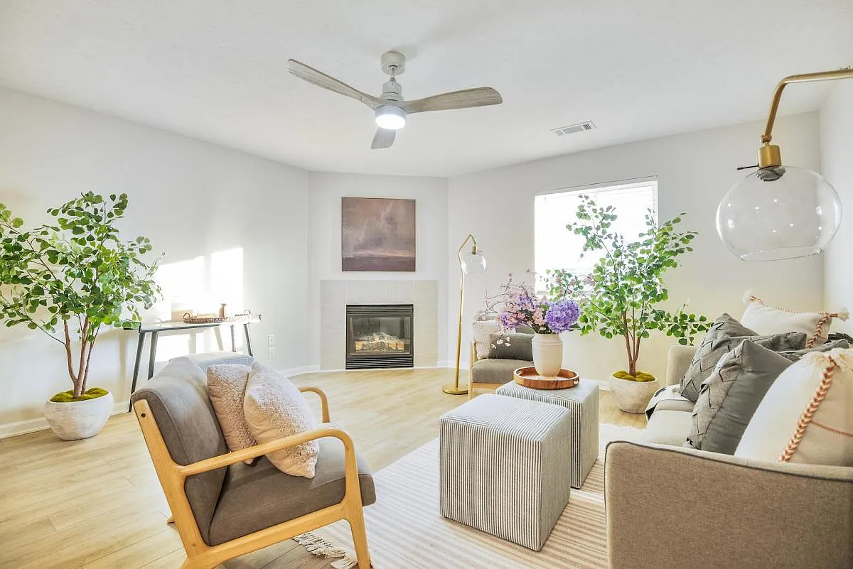 2 bed, 1020 sqft, $1,395 — Photo 2