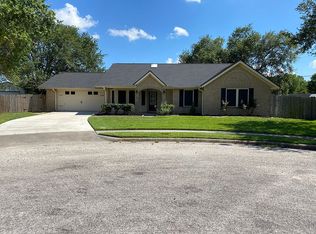 109 Ridge Dr, Victoria, TX 77904