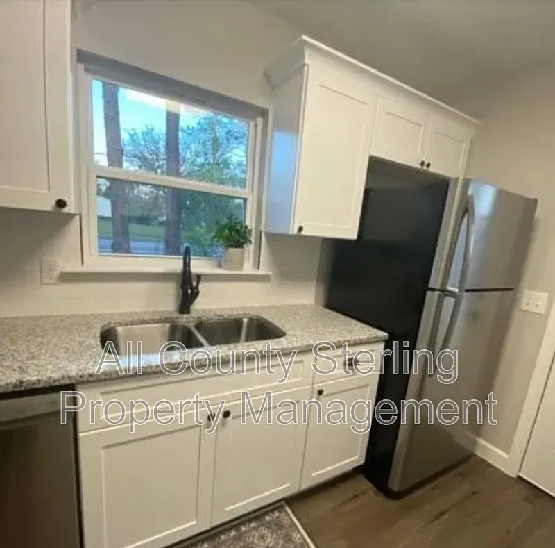 2 bed, 1.0 bath, 1200 sqft, $1,395 — Photo 3