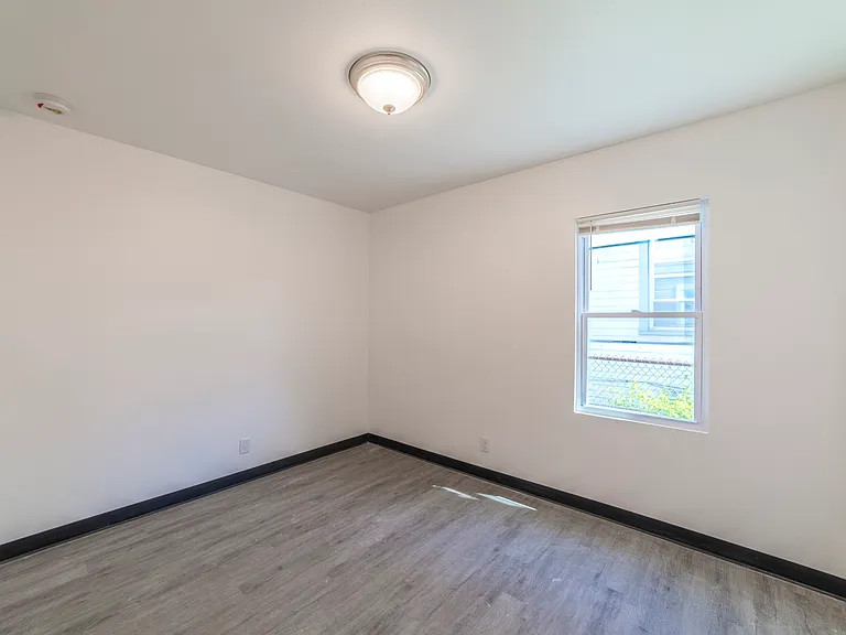 7235 Schneider Ave — Photo 13