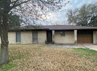 394 11th St, Blessing, TX 77419