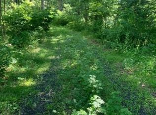 2 W Lakeside Ln, Newton, NJ 07860