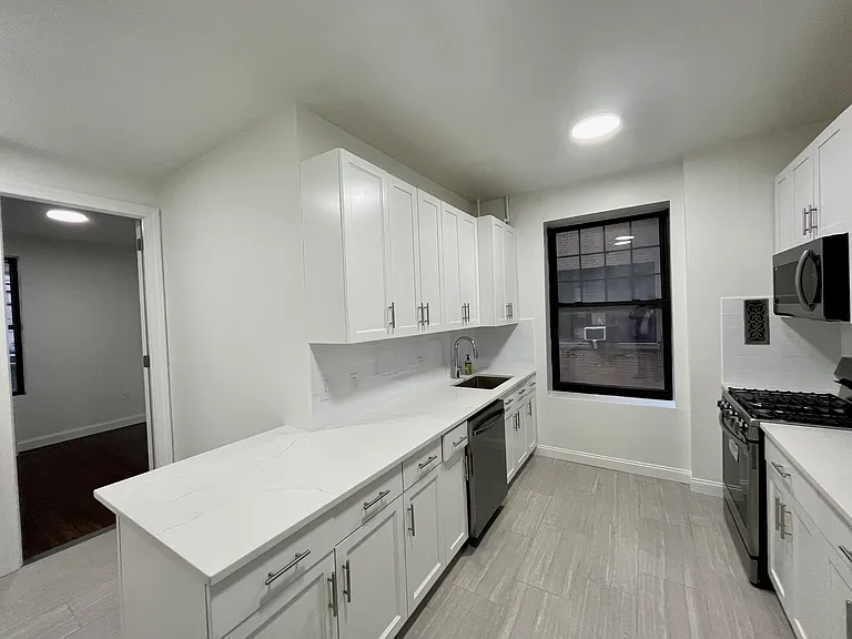 574 W End Ave #2 — Photo 13