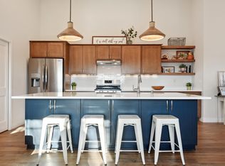 2719 Faulkner Dr, Chaska, MN 55318