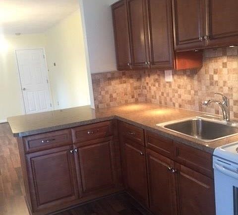 4th image of 178 Keswick Dr
